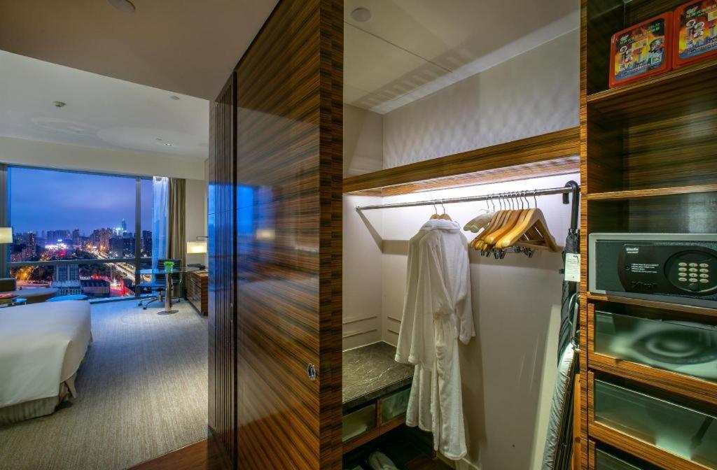 New World Guiyang Hotel Extérieur photo