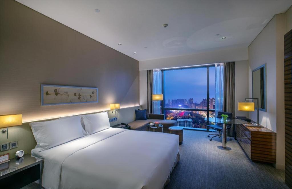 New World Guiyang Hotel Extérieur photo