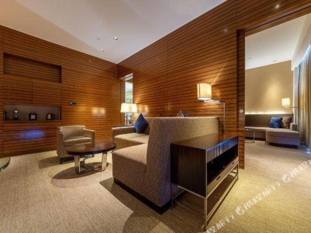 New World Guiyang Hotel Extérieur photo