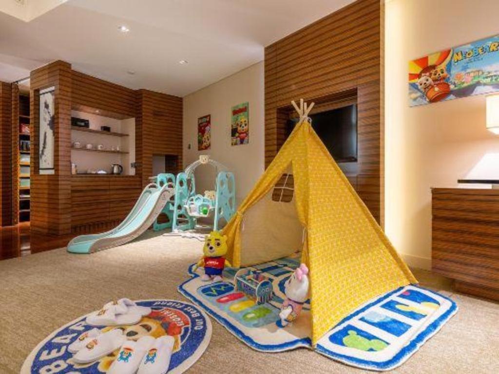 New World Guiyang Hotel Extérieur photo