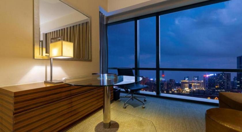 New World Guiyang Hotel Extérieur photo