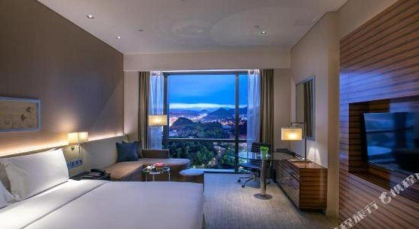 New World Guiyang Hotel Extérieur photo
