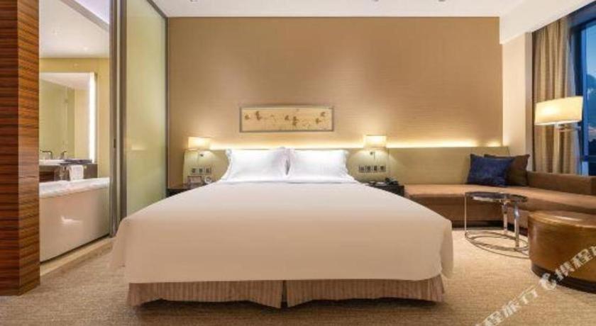 New World Guiyang Hotel Extérieur photo
