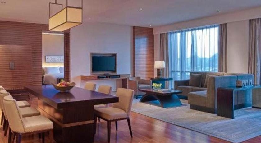 New World Guiyang Hotel Extérieur photo