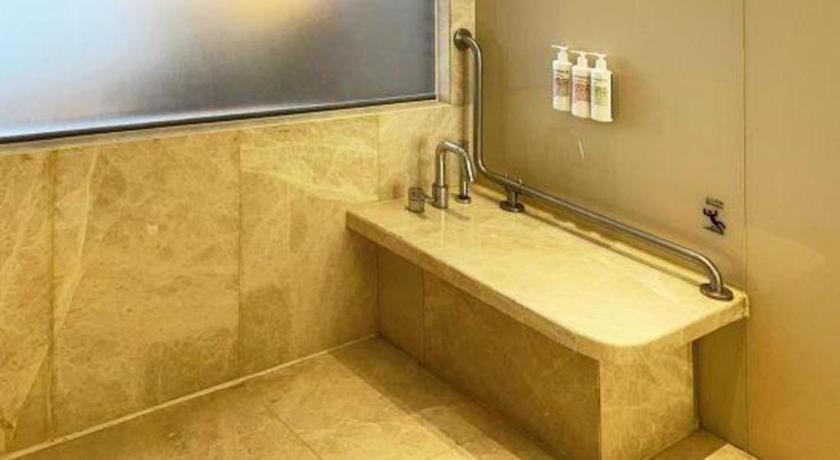New World Guiyang Hotel Extérieur photo