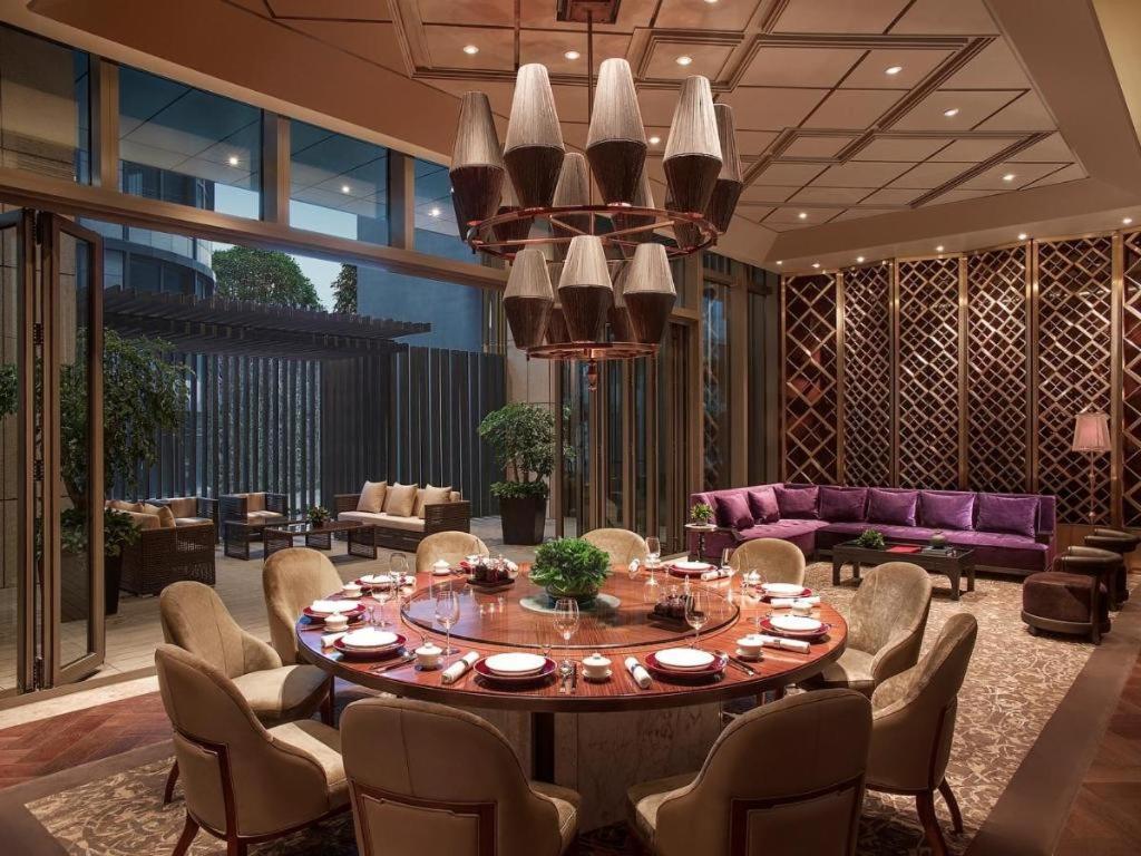 New World Guiyang Hotel Extérieur photo
